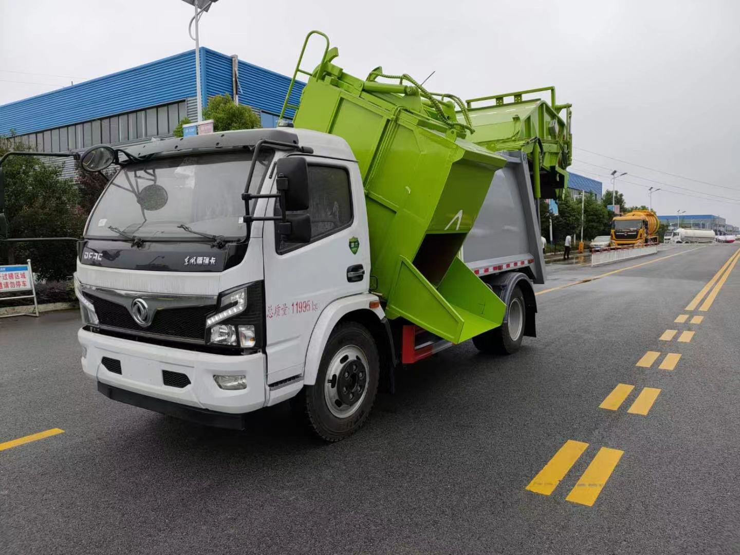 東風(fēng)多利卡分類壓縮垃圾車