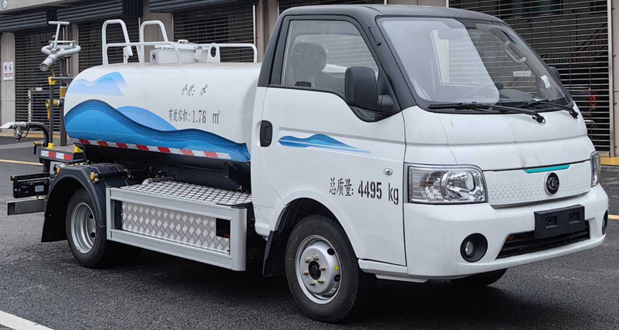 4.5噸純電動(dòng)灑水車